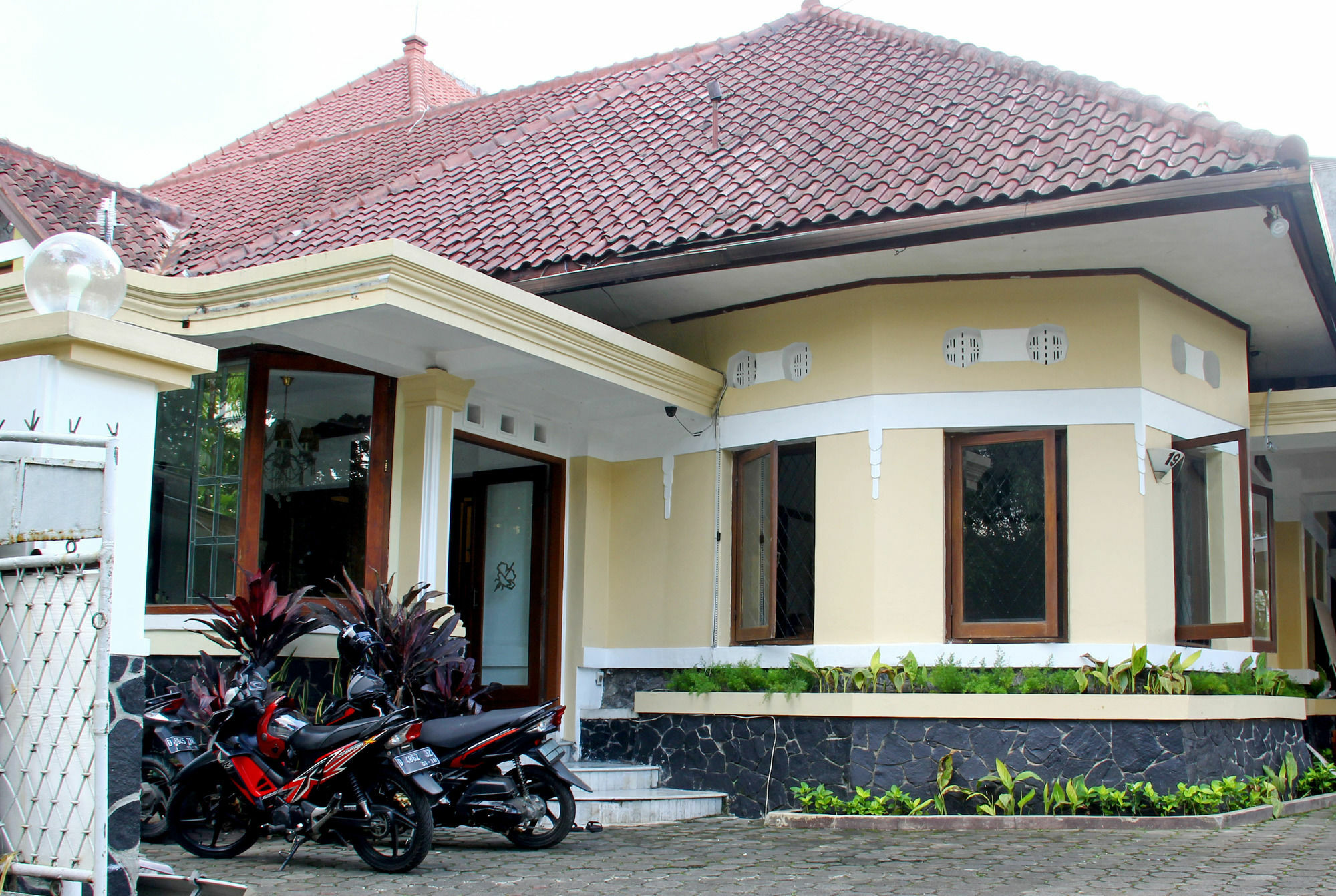 Hotel O Bandung Near Stadion Siliwangi Formerly The Ethnic Hotel Bandung Eksteriør bilde