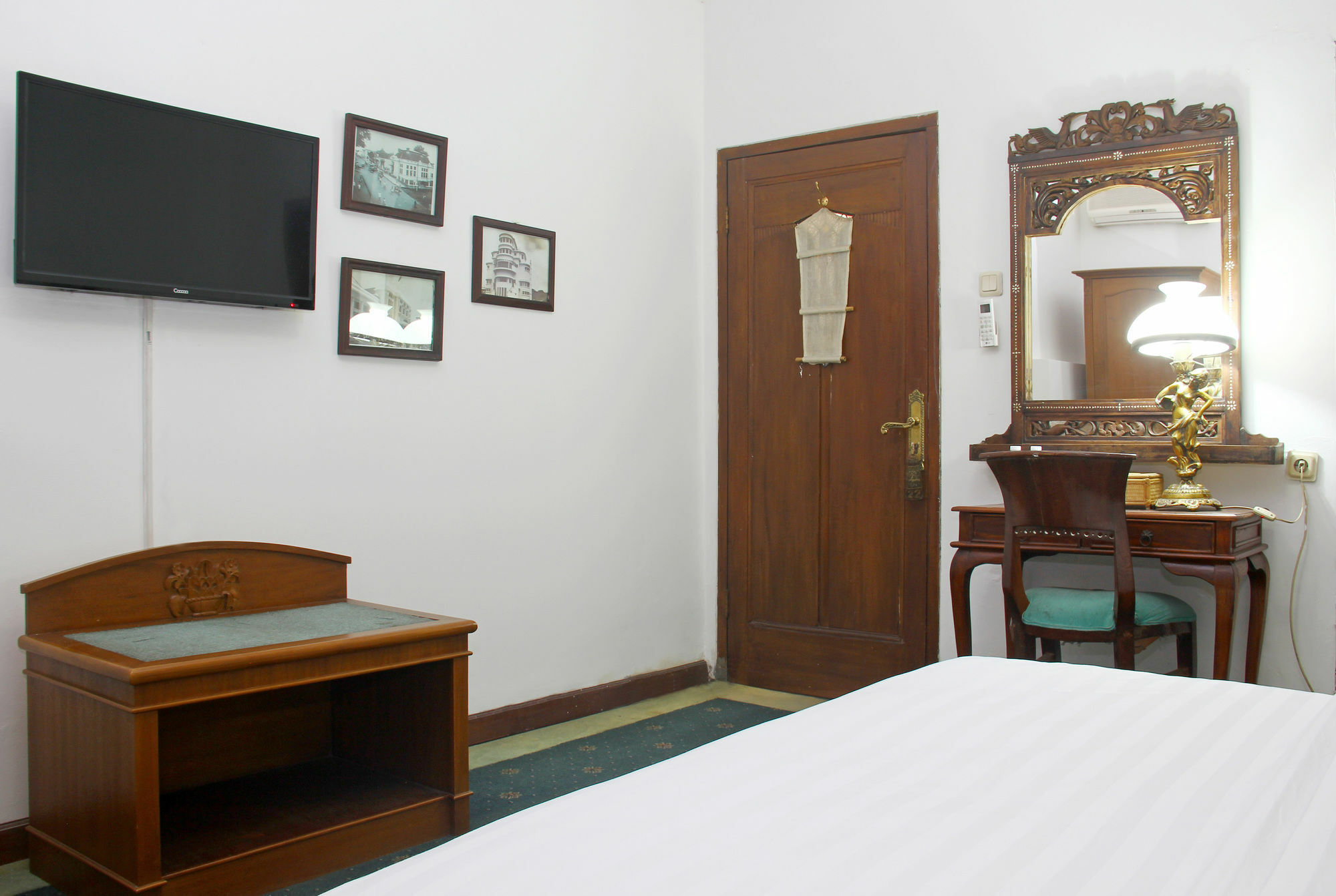 Hotel O Bandung Near Stadion Siliwangi Formerly The Ethnic Hotel Bandung Eksteriør bilde